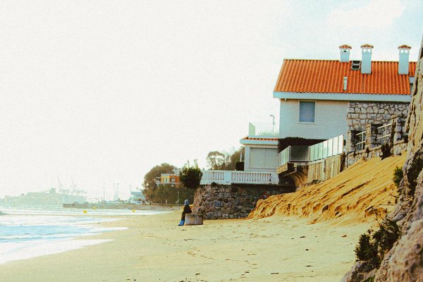 How can you experience UK countryside retreats affordably?